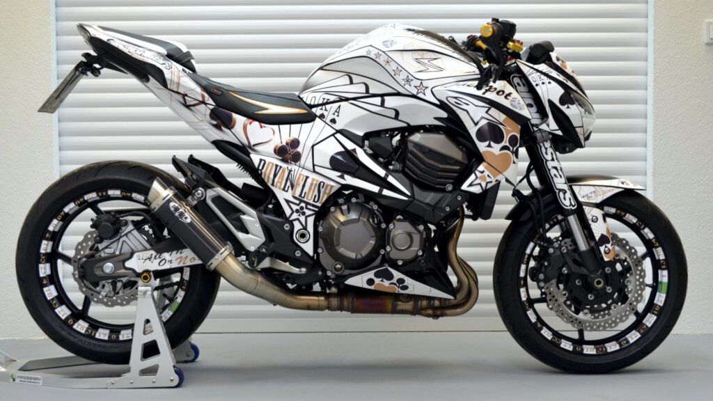 Kawasaki Z800 "4motoDSG" Folierung 4moto® Bikedekore, Motorrad